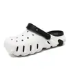 Sapatos novos de furos com sola macia transfronteiriços para homens, sandálias de verão para exterior, sapatos slip-on de sola grossa, chinelos de praia para mulheres