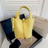 Colección de otoño 2026 nueva para mujer Ruien: un bolso bandolera elegante y casual con un acabado texturizado, que ofrece una gran capacidad y un look moderno