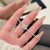 Pulseira Nova Estilo Primavera para Mulheres, Minimalista, Requintada, Luxo Leve, Joia de Zircônia, Flor de Trevo de Quatro Folhas de Nicho, Super Brilhante, Pulseira de Moda Ajustável