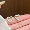 Pendientes Sencillos en Forma de Corazón Incrustados con Diamantes para Mujer, Estilo Ins, Exquisitos, Dulces, Versátiles con un Toque de Lujo y una Vibra Femenina