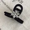 Presilha de Cabelo de Veludo Preto para Outono e Inverno com Strass e Design de Floco de Neve, Acessório de Cabelo de Veludo Versátil e Estiloso, Novo Modelo 2025, Presilha de Cabelo Texturizada