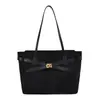 Bolsa de Mujer de Venta Caliente Transfronteriza Hebilla de Cierre Bolso Tote Clásico Versátil Bolso Sencillo de Hombro Único para el Trabajo Bolso de Mano con Sensación de Alta Gama
