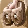 Chinelos de Algodão de Salto Alto para Mulheres, Chinelos Domésticos de Solado Grosso para Inverno com Laço, Forrados com Lã Sintética de Inverno, Espessados, Quentes, Casuais, para Uso Externo, de Solado Plano