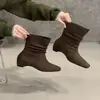 2025 Botas de Moda Nuevas Otoño/Invierno con Cremallera Trasera Estilo Coreano Punta Cuadrada Ante Tacón de Cuña Interior Botas Apiladas para Mujer
