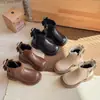Botas de Moda de Cuero para Niñas 2026 Otoño Nuevo Estilo Botines Cortos de Caña Baja para Niñas Moda Lazo Botas Martin Cálidas con Felpa