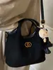 Moda Retrô Outono 2025 Nova Bolsa de Ombro Feminina Estilo Coreano Casual Bordado com Linha Bolsa de Mão Pequena Fragrância Bolsa Fosca