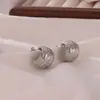 Moda Nuevo Alto Diseño Pendientes de Nicho Acero de Titanio Plegado Cara Ancha Forma de C Pendientes de Lujo Ligero Simples Atmosféricos Pendientes