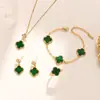 Conjunto floral de quatro peças moderno cravejado de diamantes: colar, pulseira, brincos, anel para mulheres, banhado a ouro 18k, joias populares europeias e americanas