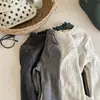 Suave y delicado~ ¡Color sólido y amigable con la piel! Camiseta base de manga larga para niña, estilo coreano, con cuello redondo y ribete de encaje, versátil para niños