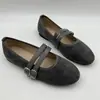 Comercio Electrónico Transfronterizo 2026 Primavera/Otoño Nuevos Zapatos Mary Jane de Gamuza para Mujer Punta Redonda Suela Plana Correas Dobles con Hebilla Zapatos Individuales Retro Versátiles