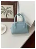 Nova bolsa de ombro retrô estilosa com acessórios, bolsa quadrada pequena, bolsa tipo travesseiro de grande capacidade, bolsa de mão simples para exportação