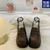 Primavera e Verão com Saia 2025 Novos Mocassins Franceses de Salto Alto Grosso Marrom Retrô Estilo Britânico Sapatos de Couro Pequenos de Sola Grossa para Mulheres