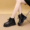 Botas Martin Femininas Estilo Novo Inverno 2026 Aumento de Altura Solado Grosso Antiderrapante Botas de Couro Botas Curtas para Mãe Botas de Algodão Quentes com Pelúcia para Mulheres