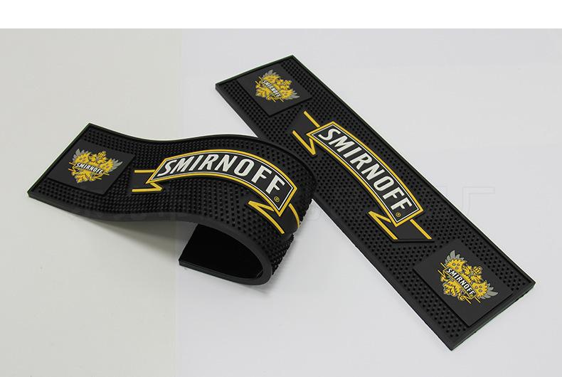 定制pvc软胶吧台垫子等产品，这是我们做过的吧垫pvc吧台垫滴胶工艺，实物拍摄供你参考。