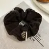 Scrunchie de Fio Plissado com Trança Macio e Suave para Mulheres, Elástico Versátil para Rabo de Cavalo com Etiqueta Xadrez
