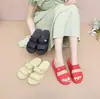 Pantuflas Florales de Plástico al por Mayor para Mamás, Sandalias de Punta Abierta para Uso en Exteriores en el Baño, Opciones Multicolor para Pantuflas de Deslizamiento para Mujer