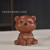 Oso tallado en madera de ébano, un adorno de escritorio único para aliviar el estrés, lindo, estabilizador del estado de ánimo, lujo ligero, regalo de artesanía de alta gama