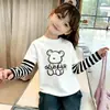 Novo Estilo Primavera e Outono para Crianças Médias e Grandes: Blusa Listrada Manga Longa Patchwork Estilosa de Desenho Animado para Meninas, Camada Base de Algodão Puro para Meninas