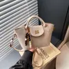 Bolso de Mano, Bolso Tote Pequeño, Bolso Retro de Color Café de Alta Gama para Viajar, Nuevo Bolso Cruzado de Hombro Único con Diseño de Nicho para Mujer