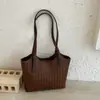 Bolsa de hombro tipo tote de gran capacidad para mujer, nuevo modelo de verano 2026, de alta gama, con patrón tejido vintage, para llevar al hombro o bajo el brazo