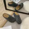 Pantuflas de media caña otoño e invierno 2026 lunares retro puntera cerrada suela antideslizante versátil estilo nuevo usar gruesas de pelo exterior pantuflas mujer