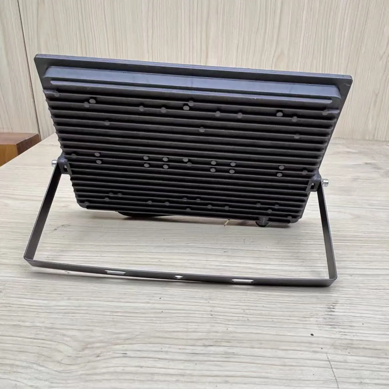 200W-3