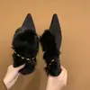 Pantuflas de Medio Uso Peludas para Mujer de Otoño e Invierno, Punta Puntiaguda, Remaches, Correa Única, Elevadoras de Altura, Pantuflas de Punta Cerrada para Mujer, para Ponerse Fácilmente, Pantuflas de Algodón Peludo