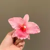 Pinza para el Cabello de Flor de Lirio Rosa Dulce y Elegante con un Toque de Alta Gama, Pinza para Flequillo Lateral, Perfecta para Fotos de Vacaciones en la Playa