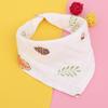 Toalla triangular de gasa espumosa peinada con estampado de dibujos animados de algodón para bebé, toalla absorbente de saliva ajustable con doble broche