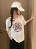 Ying+ Trece Líneas Graffiti Letra Redonda Copo de Nieve Camiseta de Algodón Cuello Redondo Adelgazante Versátil Manga Corta Verano M50-6160