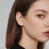 Aretes de plata esterlina S999 de circonita mágica para mujer, pequeños y exquisitos, de cuatro garras, para el cartílago de la oreja, aretes de plata de alta calidad al por mayor