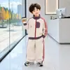 Conjunto de Otoño para Niños 2026 Nueva Chaqueta con Cremallera Infantil Estilo Coreano para Niño Pequeño Casual Elegante Deportivo Conjunto de Dos Piezas