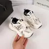 Tênis femininos estilo coreano 2026 outono novo modelo infantil respirável versátil casual sapatos infantis para meninos sola macia antiderrapante