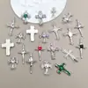 Popular Encaje Transfronterizo Blanco K Colgante de Diamante Chapado Aleación de Zinc Colgante de Cruz Pulsera DIY Llavero Accesorios de Joyería