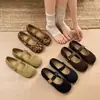 Zapatos Mary Jane para mujer de gamuza estilo francés, nuevos de la primavera de 2026, zapatos de vestir planos de punta cuadrada poco profundos estilo vintage, zapatos planos de cuero suave