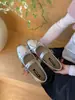 Sapatos Mary Jane Prateados com Laço Estilo Francês 2026 Novo Modelo Boca Rasa Sapatos de Ballet Macios Estilo Chanel Sapatos de Vovó