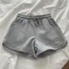 Novos shorts esportivos de verão com cintura elástica, calças casuais soltas para mulheres, design petite, hot pants atacado, poliéster