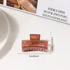 Grampo de Cabelo Quadrado Transparente Grace Accessories Simples para Parte de Trás da Cabeça Presilha de Tubarão Acessório de Cabelo Versátil para Mulheres, Não Danifica o Cabelo
