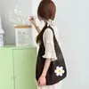 Bolsa tejida de gran capacidad nueva de verano, bolsa de playa tejida con flores para vacaciones en la playa, bolso de hombro único de moda para ir al trabajo