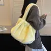 Bolso Grande de Estilo Peludo Lindo para Estudiante Universitaria Bolso de Mano Femenino Nuevo Estilo Otoño/Invierno Diario de un Solo Hombro 2026 para el Trabajo