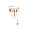 Lindo broche de cadena de mariquita con frutas y verduras y colgantes de manzana, chile y corazón con goteo de aceite, accesorio de broche multifuncional al por mayor
