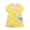 2026 Estilo Versátil Verão Novo Vestido para Meninas Patch de Coelho Desenho Animado Listrado Vestido Infantil