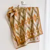 Cachecol Jacquard Geométrico de Cor Contrastante Vintage 2026, Aquecedor de Pescoço Quente para Outono e Inverno para Mulheres, Xale Externo Multifuncional com Franjas Tricolores
