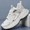 Zapatos de Hombre 2026 Nuevo Modelo Ligeros Transpirables Versátiles Deportivos Casuales Huecos Antideslizantes Zapatos de Papá Zapatos para Estudiantes para Hombre