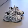 Tênis Papai para Meninos Sapatos Infantis 2026 Outono Novo Estilo Tênis Esportivos Respiráveis de Malha para Meninas Sapatos Casuais para Crianças Médias e Grandes