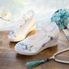 Zapatos de Tela para Mujer Lingyue de Malla Estilo Nuevo Old Beijing con Tacón Oculto y Punta Redonda, Combinados con Zapatos Bordados de Suela Gruesa Hanfu