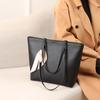 2026 Novo Estilo Bolsa Tote Lenço de Couro Macio Feminina Estilo Coreano Versátil Tendência Bolsa de Mão Bolsa de Ombro Feminina para o Dia a Dia