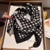 Bufanda de Seda Estilo Coreano con Hebilla Magnética para Mujer, Bufanda Cuadrada Delgada, Bufanda de Invierno con Colgante, Decoración para Cuello, Moda Versátil, Protector de Cuello, Venta al por Mayor