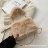 Bolsas Transfronteiriças Bolsas de Pelúcia Bolsas de Pelúcia Bolsas de Mão Bolsas de Mão no Atacado Bolsas Quadradas Bolsas com Corrente Bolsas de Ombro Transversais