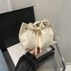 2024 Nova Bolsa de Ombro Feminina Elegante Portátil Balde Bolsa Textive Simples Mori Bow Mochila nas axilas